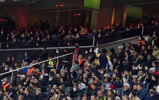 Kadıköy’de ‘Yönetim İ̇stifa’ Sesleri Yükseldi