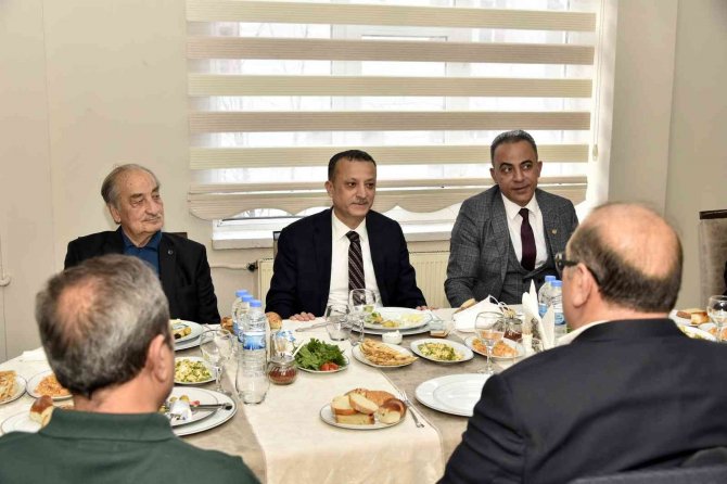 Vali Taşbilek Gazetecilerle Buluştu