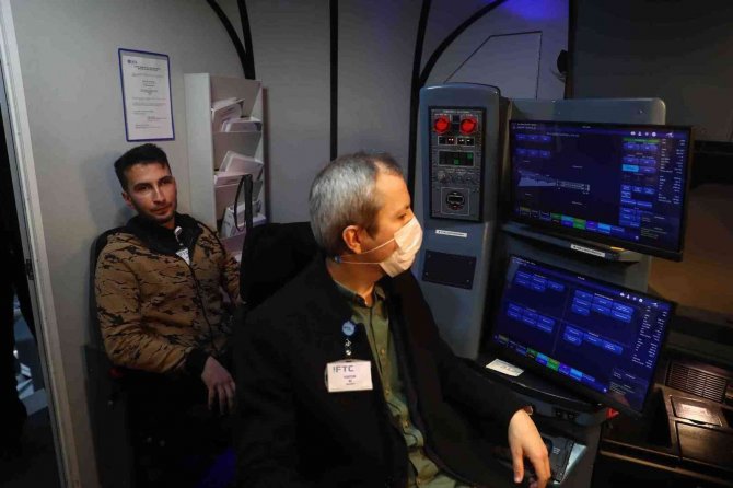 Görme Engelliler Uçak Kullandı