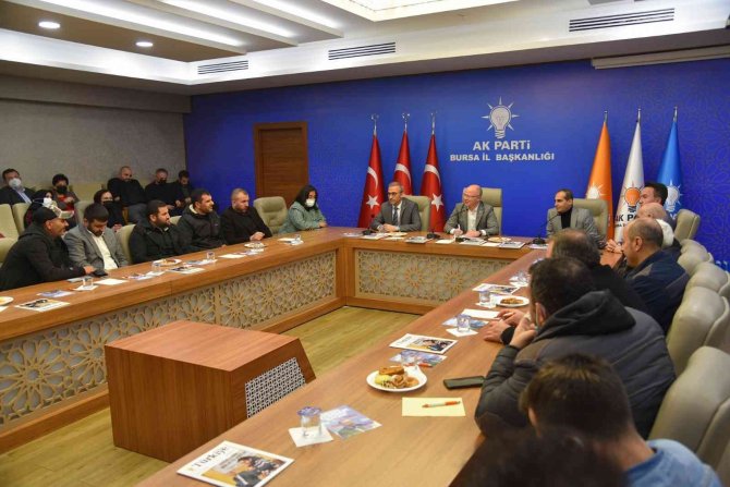 Ak Teşkilatlar Yeni Üyelerle Gücüne Güç Katıyor