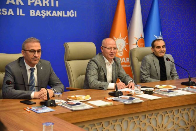Ak Teşkilatlar Yeni Üyelerle Gücüne Güç Katıyor