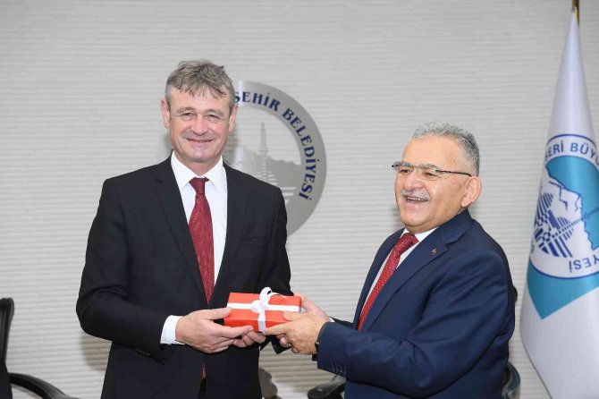 Başkan Büyükkılıç, İ̇sviçre Büyükelçisi Ruch’u Ağırladı