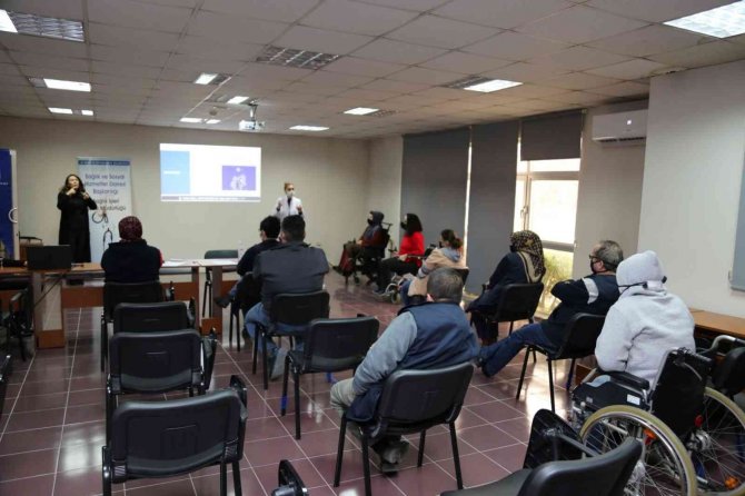 3 Bin 560 Kişiye İlk Yarım Ve Covid-19 Eğitimi Verildi