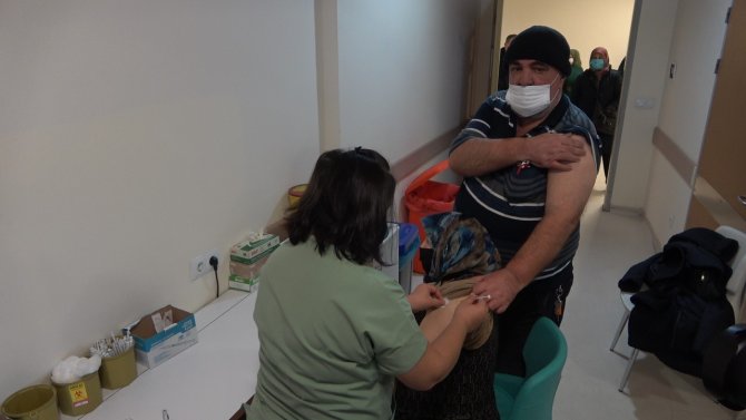 Vakalar Arttı, Vatandaşlar Aşıya Koştu