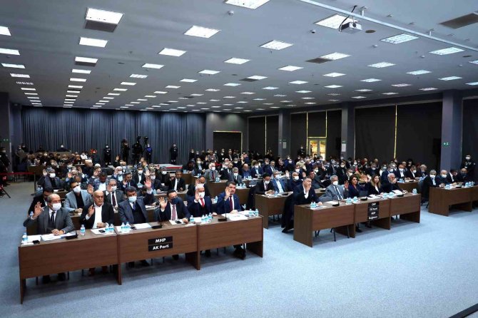 Seçer: “2 Yıl İçinde Banka Borcu Kullanmadan 1 Milyar 40 Milyon Liralık Borç Ödedik”