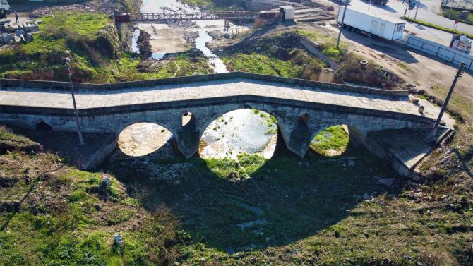 Fabrikaların Arasında 500 Yıllık Tarih