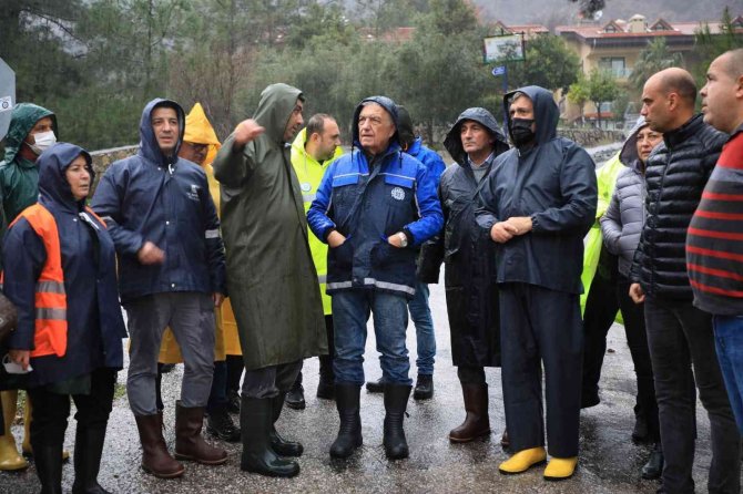 Başkan Gürün, Etkili Yağışın Yaşandığı Marmaris’te İncelemelerde Bulundu
