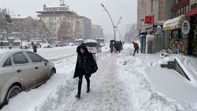 Muş’ta 261 Köy Yolu Ulaşıma Kapandı