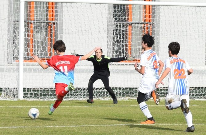 Nilüfer Kupası’nda Şampiyon Özlücespor