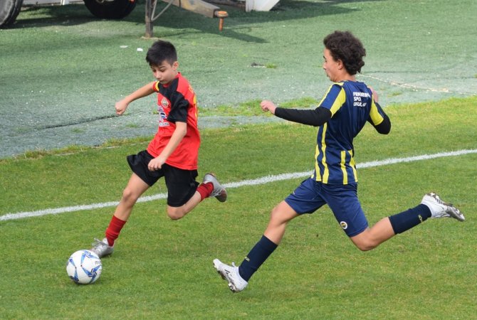 Nilüfer Kupası’nda Şampiyon Özlücespor