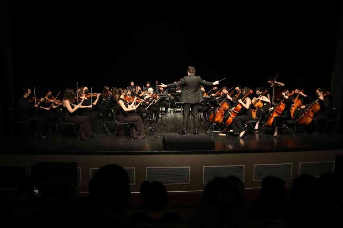 Nilüfer Oda Orkestrası Hayran Bıraktı