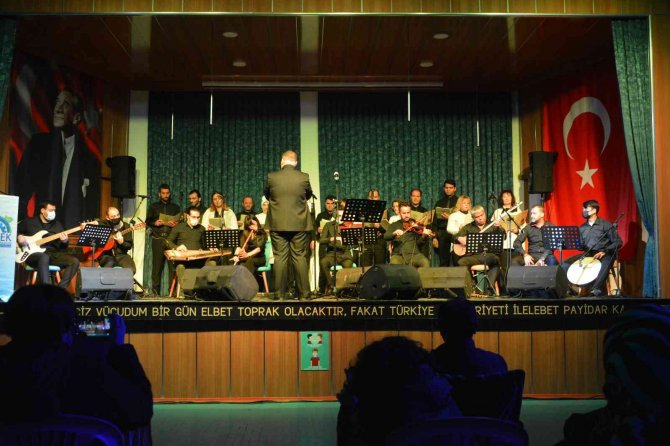 Ezgiler Yunus’u Söyledi