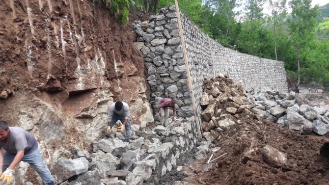 Ordu’da Yollara Kale Gibi Duvar