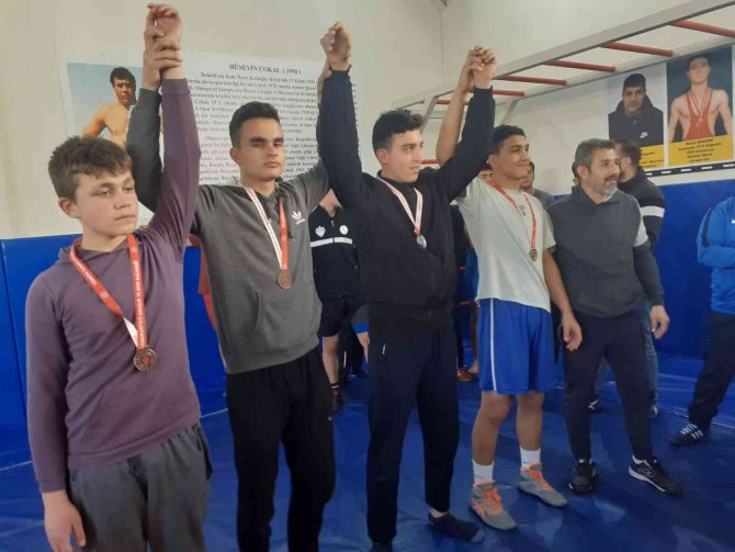 Pamukkale Belediyespor Hafta Sonunu Başarılı Geçirdi