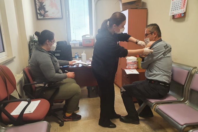 Paü’de Mobil Aşı Uygulaması İle 3 Bin Kişi Aşılandı