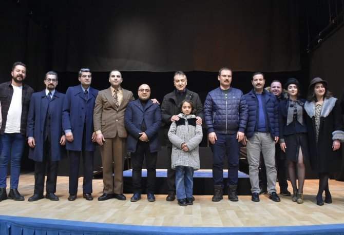Tatvan’da Tiyatro Oyununa Yoğun İlgi