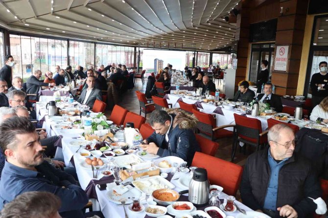 Başkan Demirtaş’tan ’Makam Aracı’ Açıklaması: “Grup Başkanvekilleriyle Tekrar Görüşeceğiz”