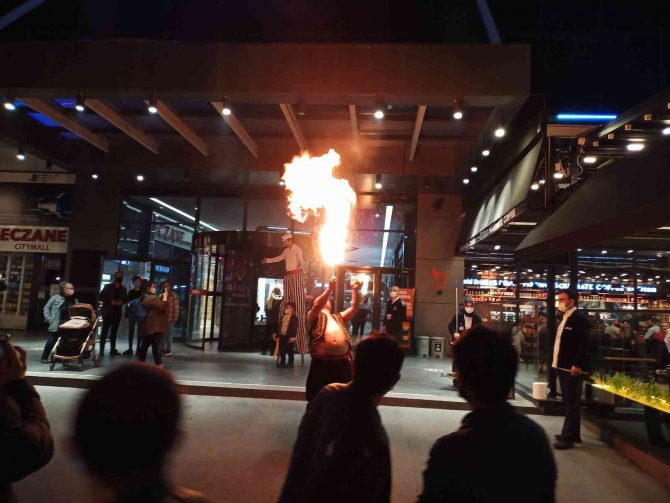 Avm’de Ateş Şov