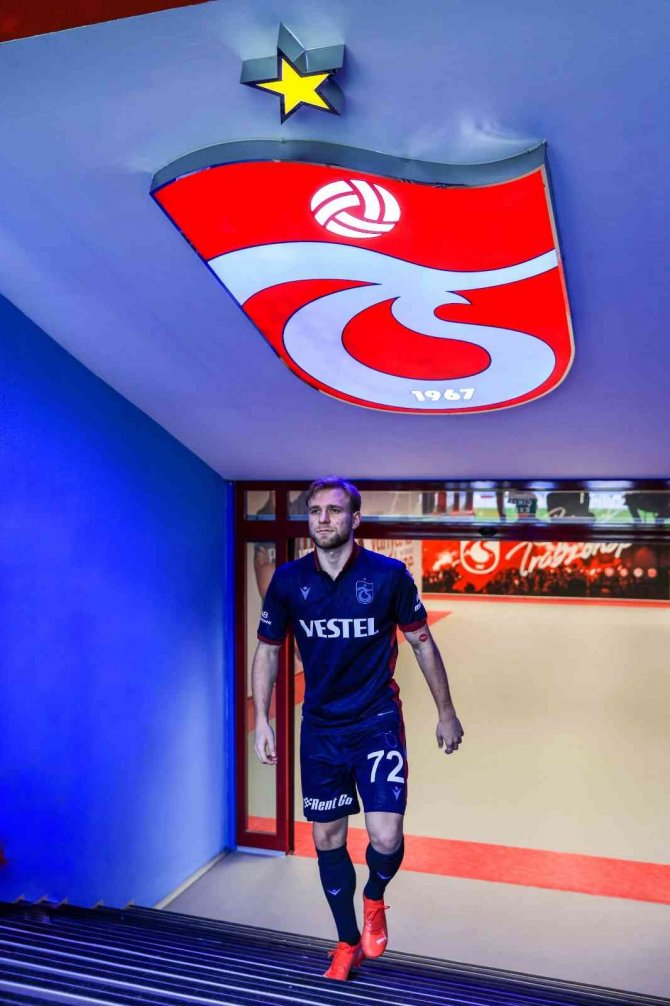 Trabzonspor, Tymoteusz Puchacz İle 2021-22 Futbol Sezonu Sonuna Kadar Anlaştı