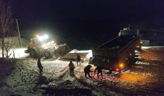 Yolda Kalan Araçların İmdadına Büyükşehir Belediyesi Yetişti