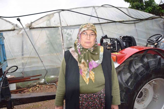 Bir Saat Arayla Çıkan 2 Hortum Seralara Zarar Verdi