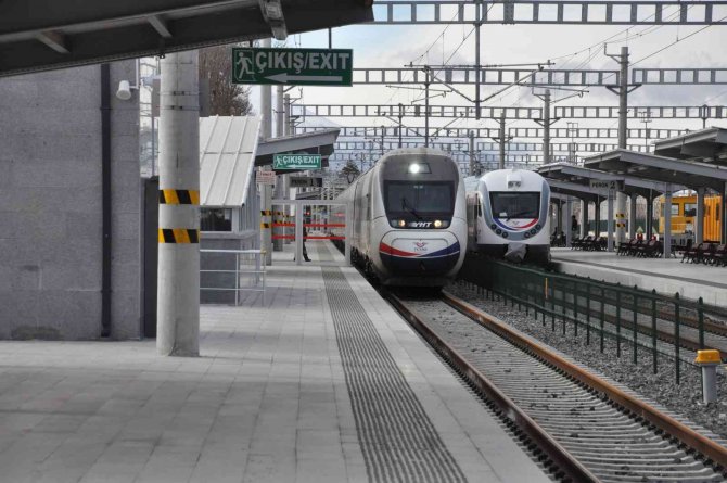 Karaman’da Yüksek Hızlı Trene Yoğun İlgi