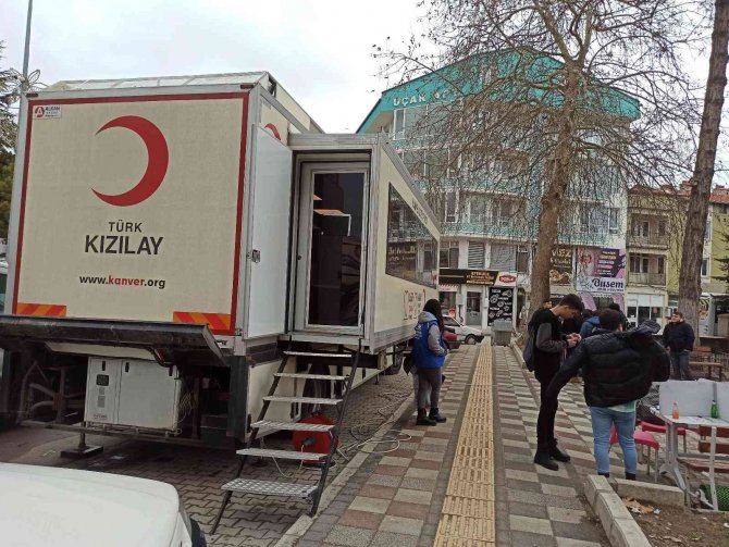 Şuhut’ta Öğrencilerden Kan Bağışına Yoğun İlgi