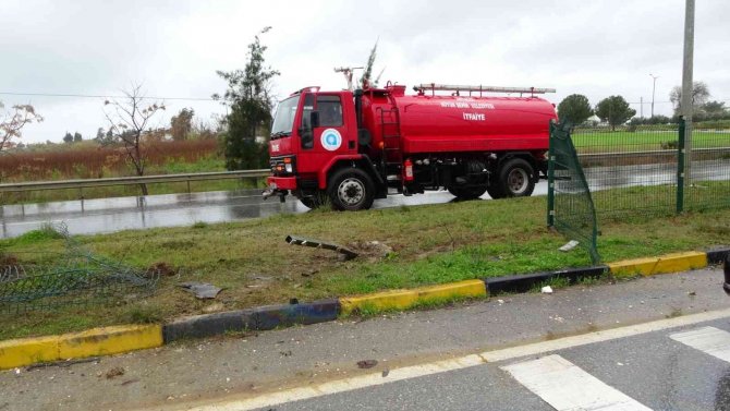 Kayganlaşan Yolda Direksiyon Hakimiyetini Kaybeden Sürücü Takla Attı