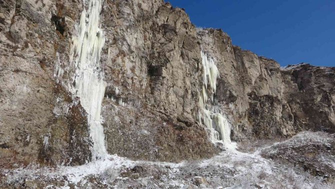 Donan Şelale Pamukkale’yi Andırdı