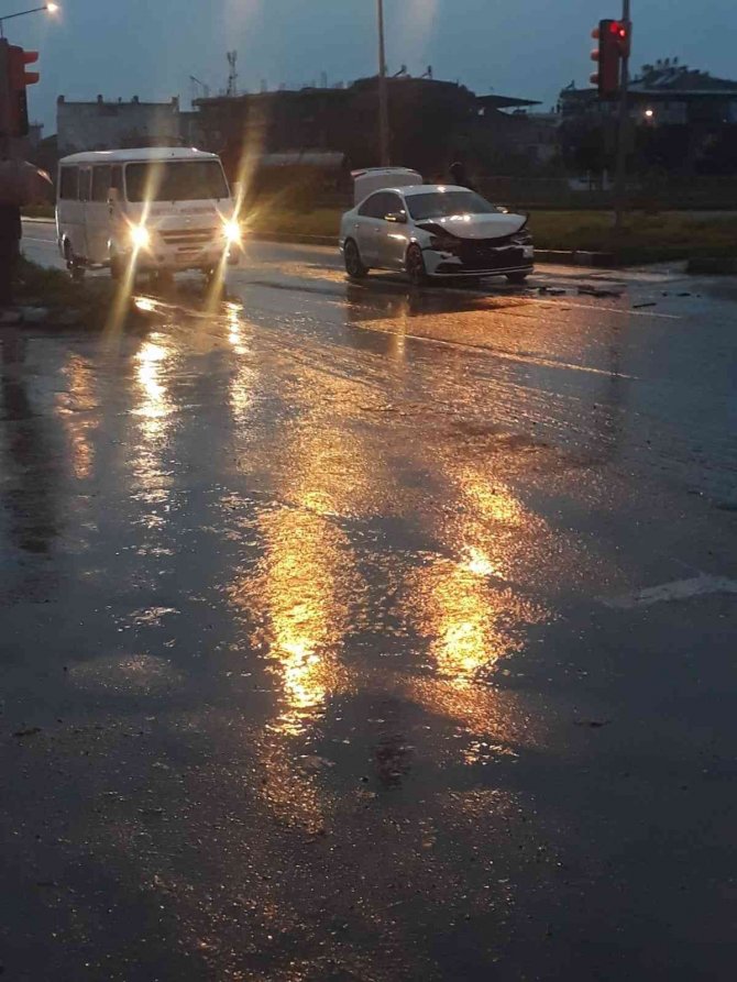 Köşk’te Araç Şarampole Yuvarlandı