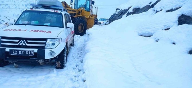Hasta Almaya Giden Ambulansa Kar Engeli: 8 Saat Sonra Hastaya Ulaşıldı