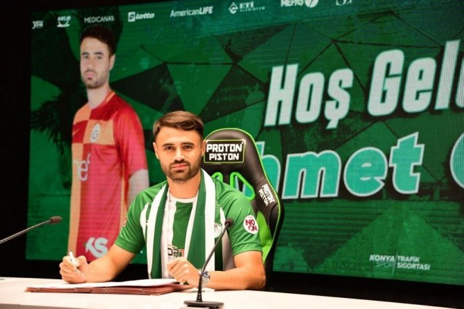 Bir Dönem Galatasaray Forması Da Giyen Konyasporlu Futbolcu Ahmet Çalık, Trafik Kazasında Hayatını Kaybetti.