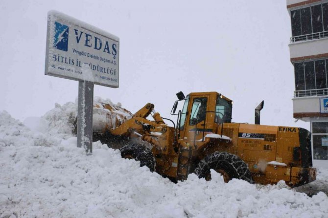 Bitlis’te 66 Köy Yolu Ulaşıma Kapandı