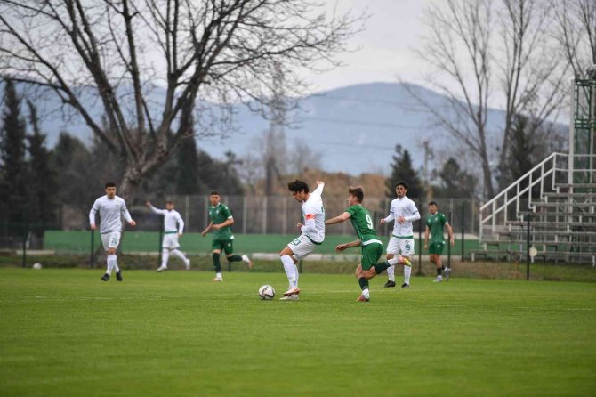 Bursaspor, U19 Takımı İle Maç Yaptı - Namiq Alasgarov İki Golle Yıldızlaştı