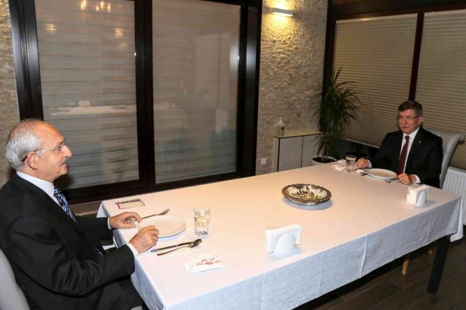 Chp Lideri Kılıçdaroğlu, Gelecek Partisi Genel Başkanı Davutoğlu İle Bir Araya Geldi