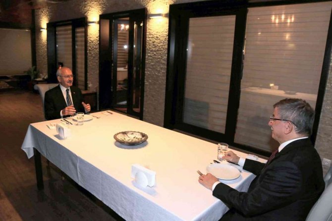 Chp Lideri Kılıçdaroğlu, Gelecek Partisi Genel Başkanı Davutoğlu İle Bir Araya Geldi