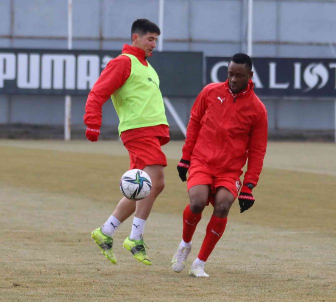 Sivasspor, Lider Trabzon Maçına Hazırlanıyor