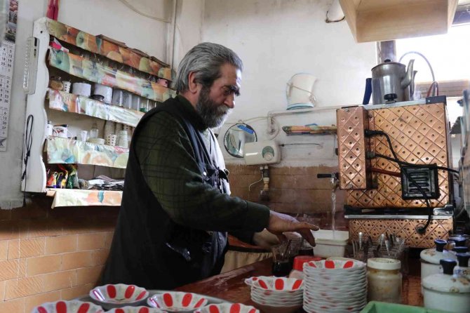 Vakada Birinci Olan Eskişehir’de Bir Mahalle Kahvehaneleri Kapatma Kararı Aldı