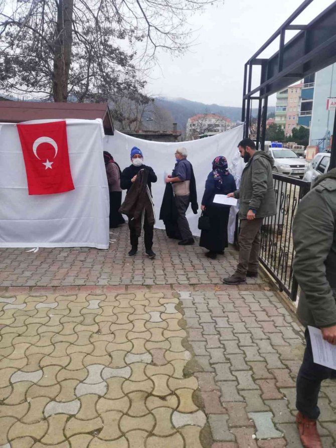 Güzelkent’e Aşı Çadırı Kuruldu