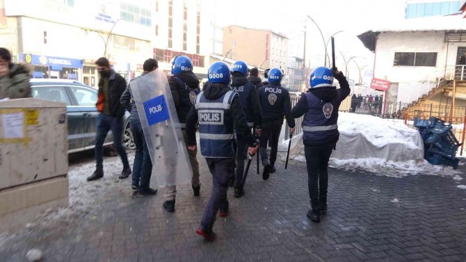 Yüksekova’da İki Grup Arasında Silahlı Kavga: 4 Yaralı