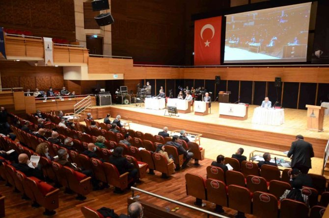 İ̇zmir Büyükşehir Belediye Meclisi’nde Çiftçilere Bedava Elektrik Önergesi Reddedildi