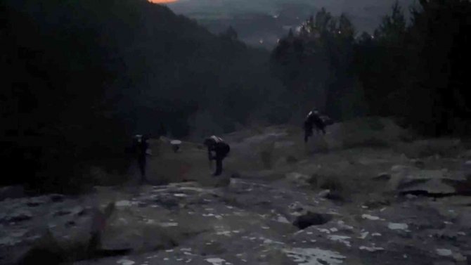 Nekropolü Talan Eden Kaçak Define Avcılarına Suçüstü Operasyon: 5 Gözaltı
