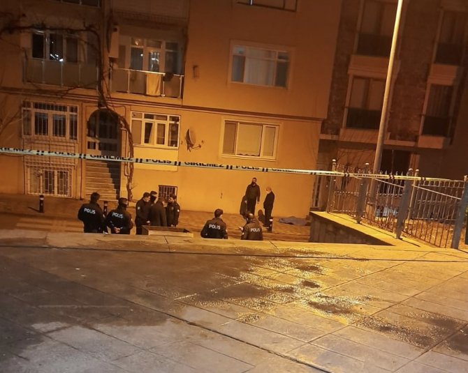 Yaşlı Adam Kaldırımda Ölü Bulundu