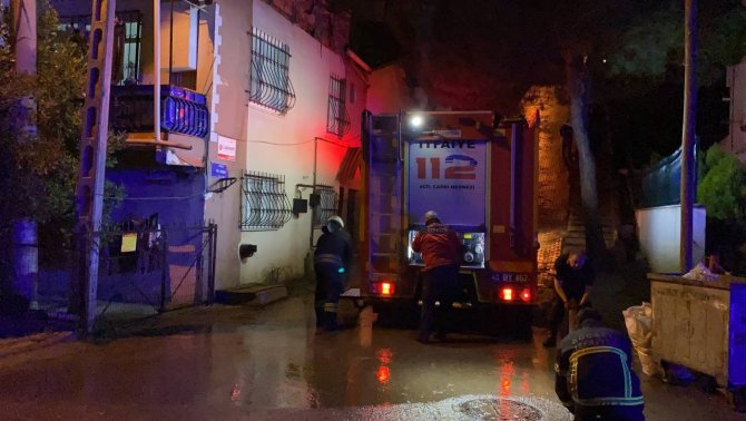 Evde Sigaradan Yangın Çıktı
