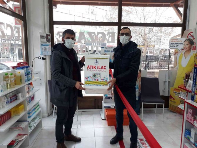Akşehir Belediyesinden Atık İlaç Toplama Kutuları