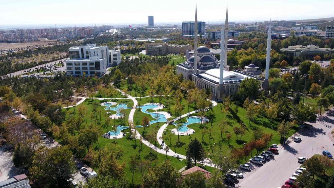 Selçuklu Belediyesi Yeşil Dokuyu 12 Yeni Parkla Güçlendirdi