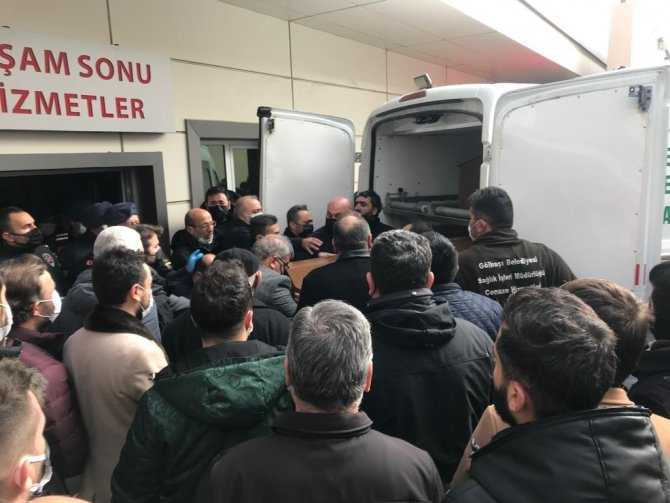 Hayatını Yitiren Futbolcu Ahmet Çalık’ın Cenazesi Gözyaşları İçinde Adli Tıpa Gönderildi