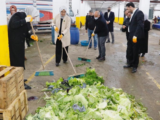 Başkan Söğüt: "450 Ton Pazar Atığını Dönüştürüyoruz"