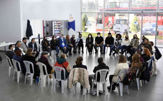 Erasmus Programı İle Antalya’ya Gelen Gençler, Şehrin Temizliğine Dikkat Çekti