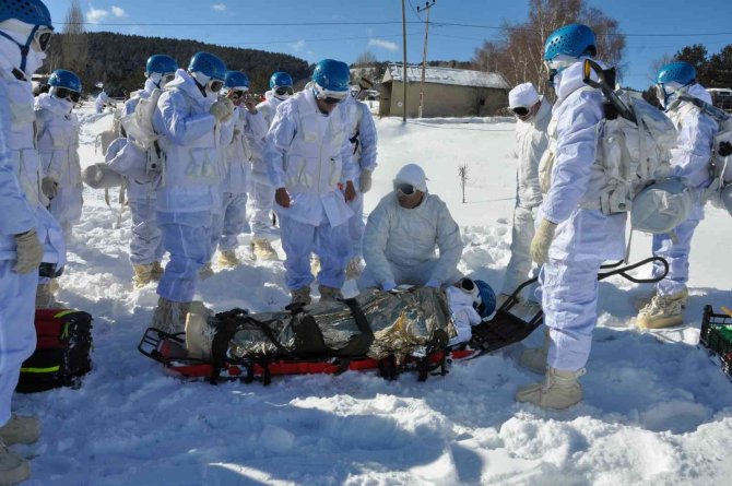 Msb: “Muharebe Eğitim Merkezi Komutanlığımızca 10’uncu Dönem Çığ Ve Barınma Kursu Başarıyla İcra Edildi”